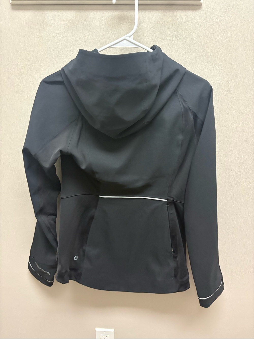 lululemon athletica Black Utility Jacket with Hood - Picture 4 of 6